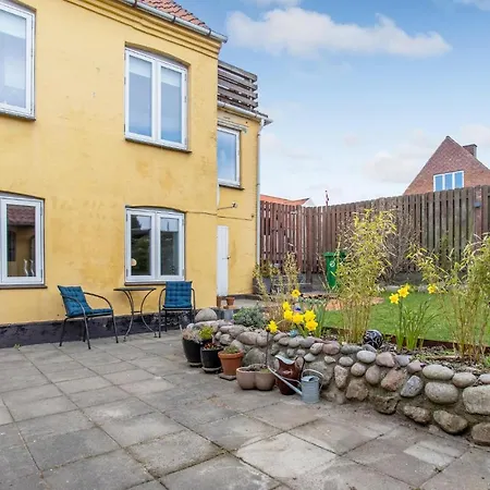 Apartment 1 Bedroom Stunning In